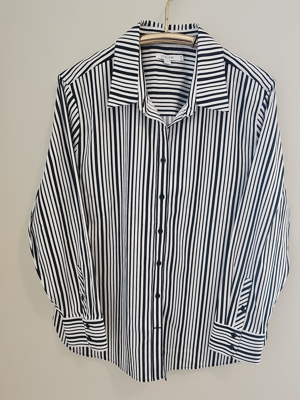 Chico's Black and White Vertical Stripe Blouse Size 3.5(18 US) Lovely‎ Fabric.